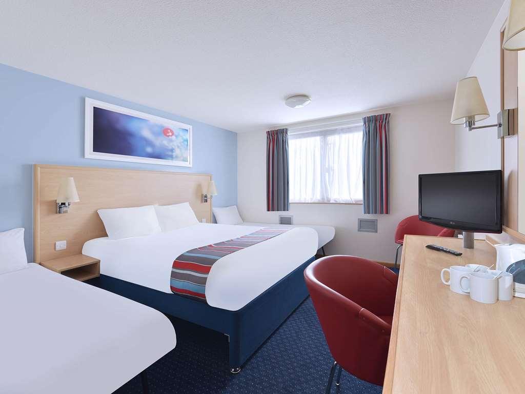 Travelodge Leeds Colton Garforth Szoba fotó