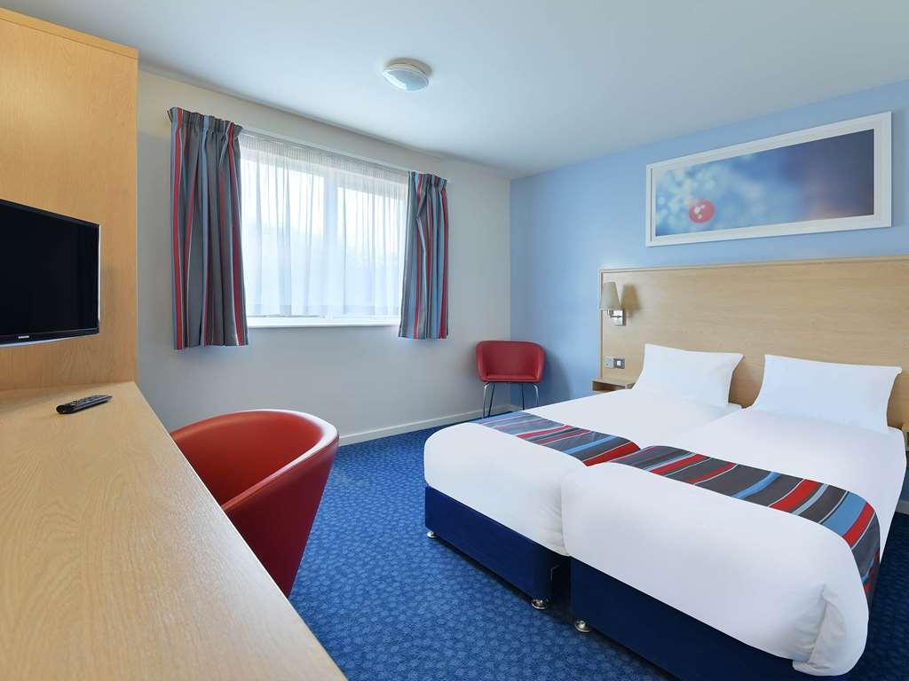 Travelodge Leeds Colton Garforth Szoba fotó